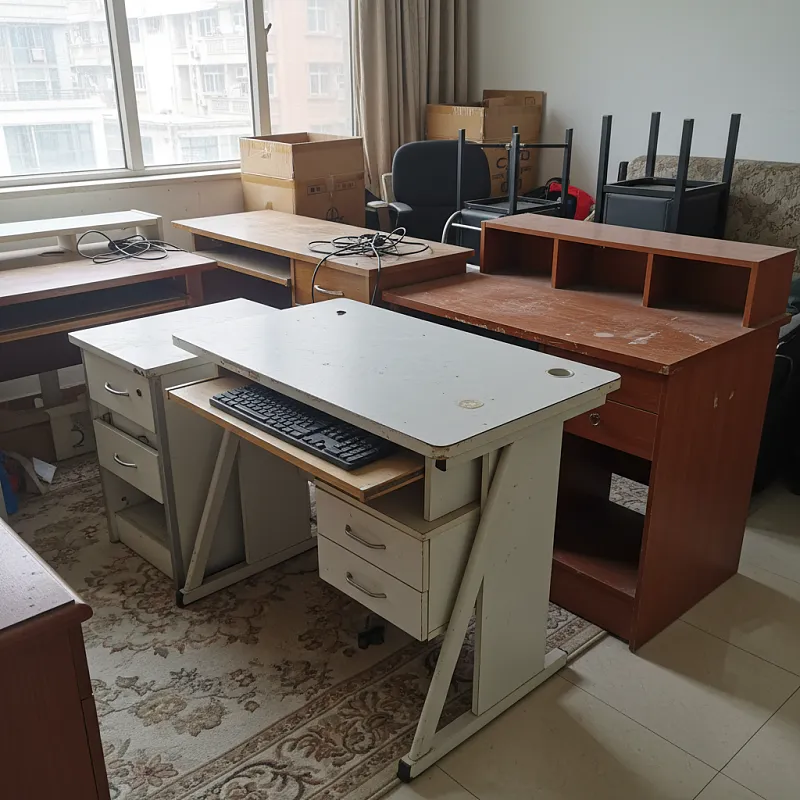 深圳罗湖区电脑桌回收现场实拍图